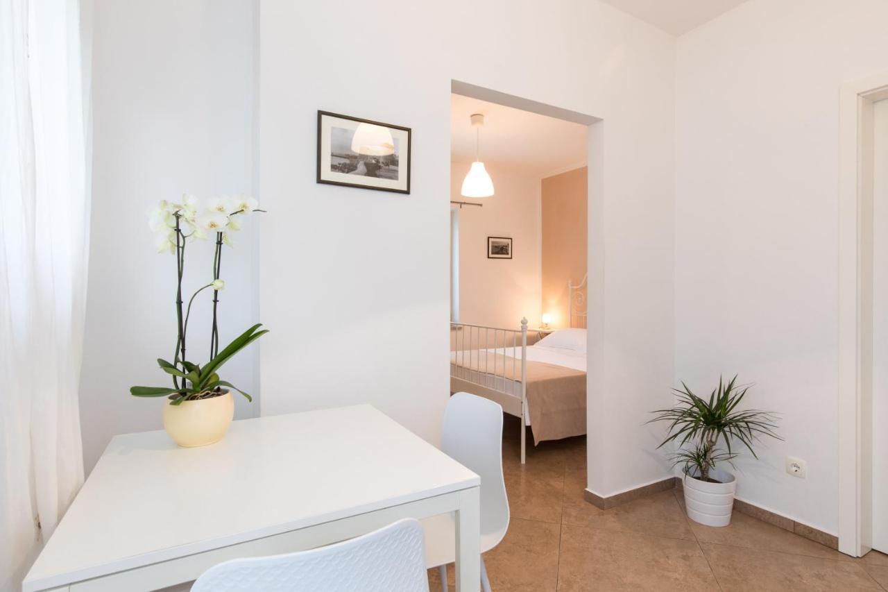 Apartmani Laura Krk Крк Экстерьер фото