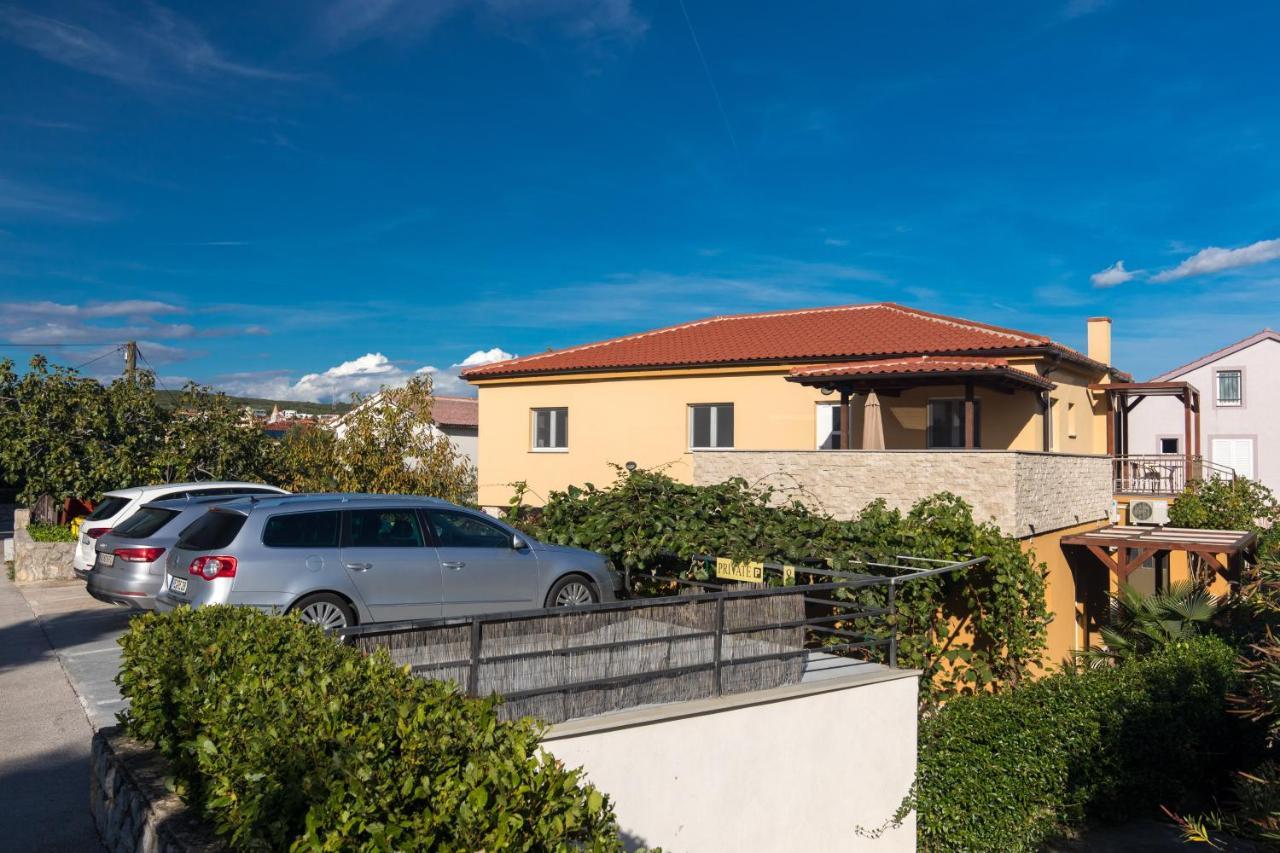 Apartmani Laura Krk Крк Экстерьер фото